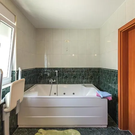 *x * Apartman